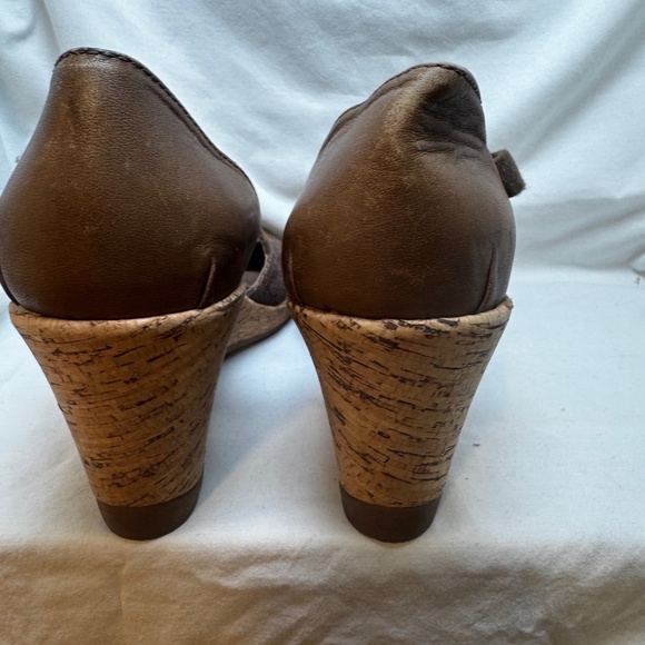 Teva Riviera Mary Jane Cork Sole Wedges Brown Size 8 EUC Sandals Shoes - Picture 6 of 8